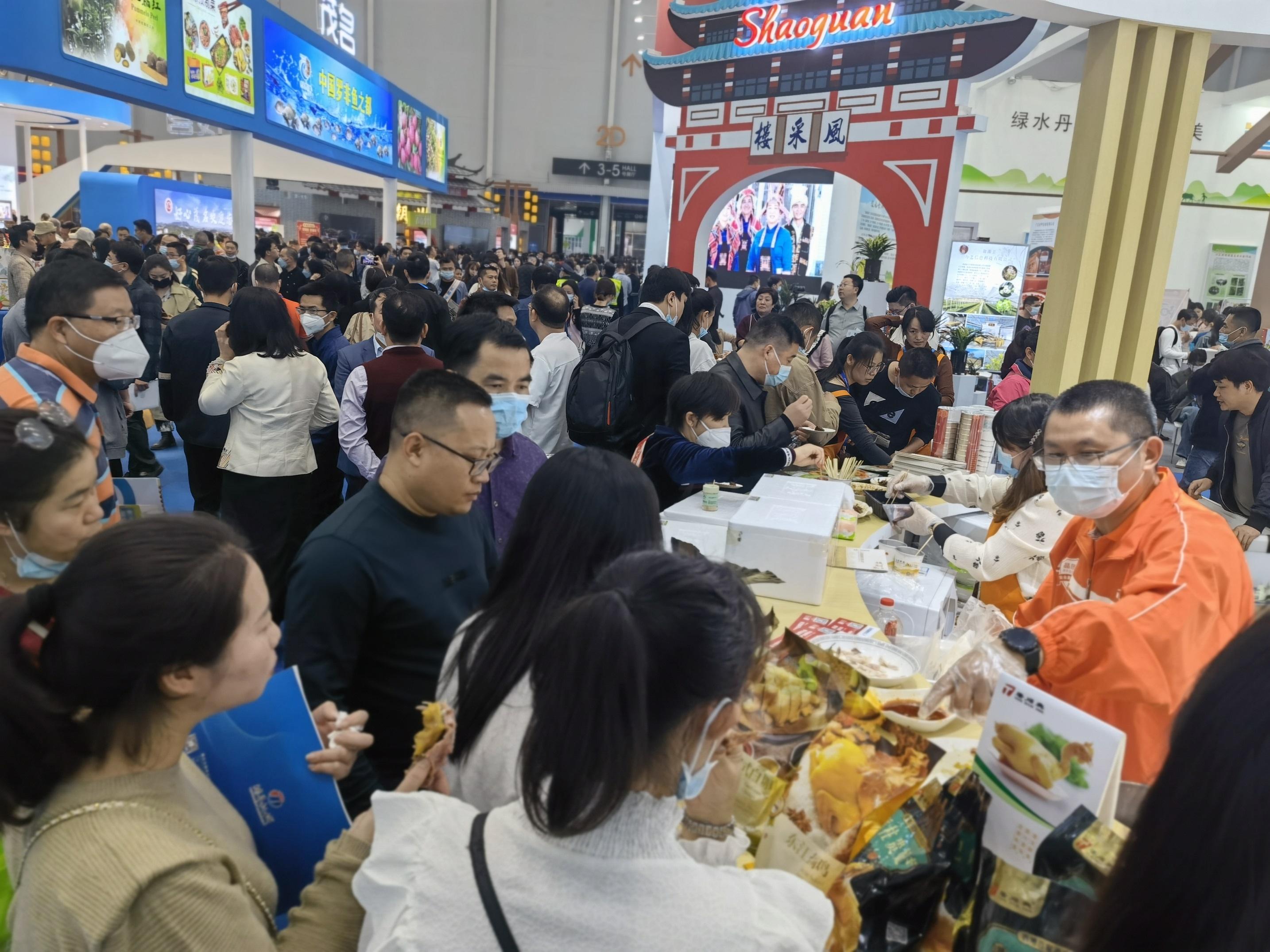 三天的预制菜产业大会，完美再现“人从众”的展会盛况